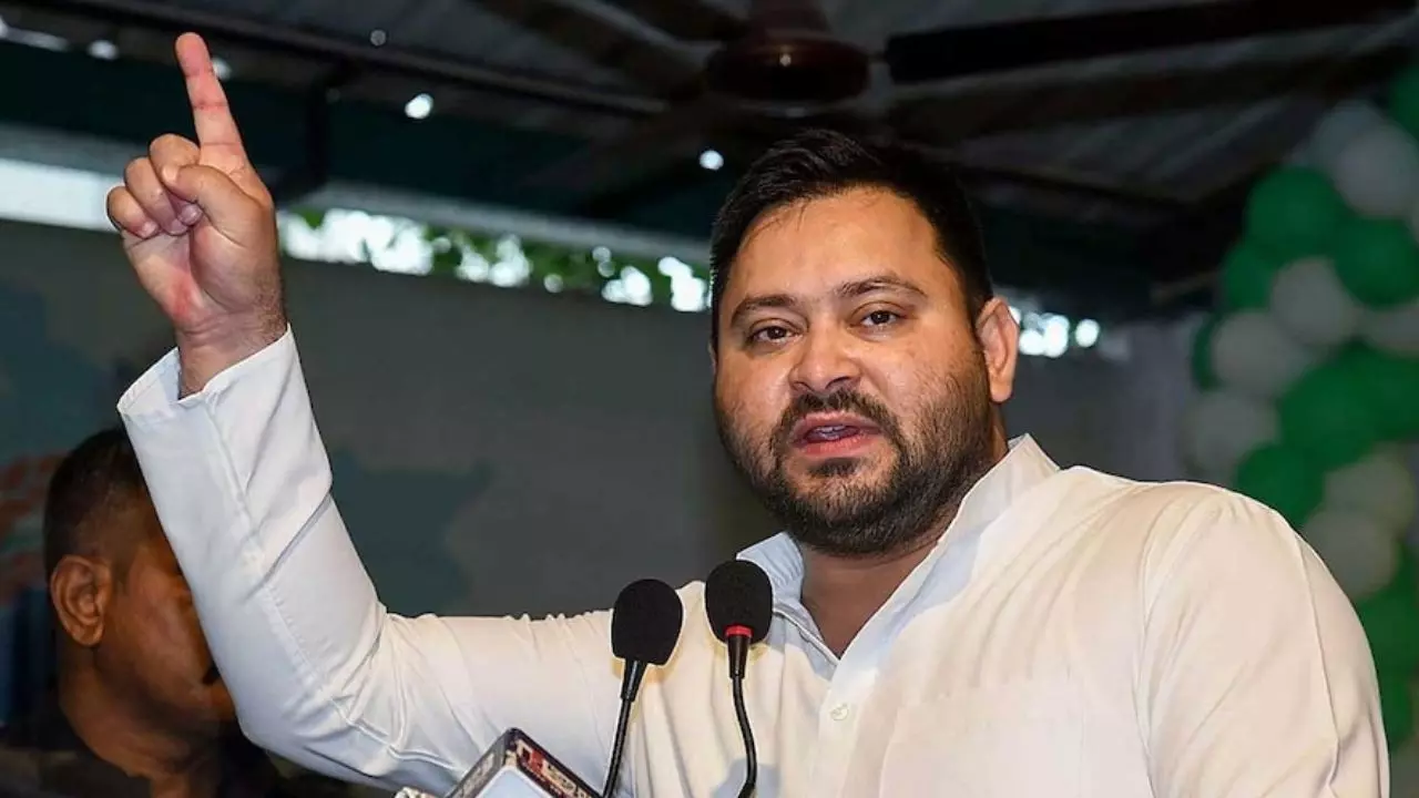नीतीश सरकार जनता के लिए हानिकारक... तेजस्वी यादव का बड़ा हमला-दो पीढ़ियों का जीवन किया बर्बाद नीतीश सरकार जनता के लिए हानिकारक... तेजस्वी यादव का बड़ा हमला-दो पीढ़ियों का जीवन किया बर्बाद