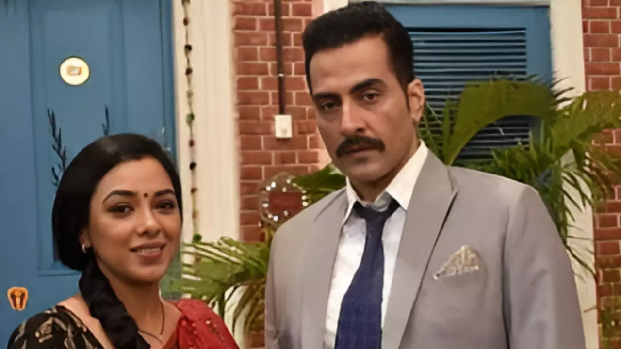 हमारी चैट पर लड़ाई हुई...., अपने ही को-एक्टर Sudhanshu Pandey से लड़ पड़ी Rupali Ganguly!