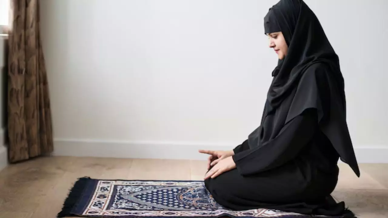 Ramadan 2025: इस दौरान क्यों पढ़ी जाती है तरावीह की नमाज, क्या इससे मिल सकती है तौबा? Ramadan 2025: इस दौरान क्यों पढ़ी जाती है तरावीह की नमाज, क्या इससे मिल सकती है तौबा?