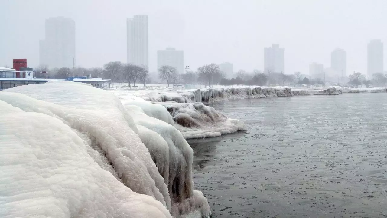 क्‍या होता है Polar Vortex जो अमेरिका और कनाडा में फिर ला सकता है बर्फीली तबाही?