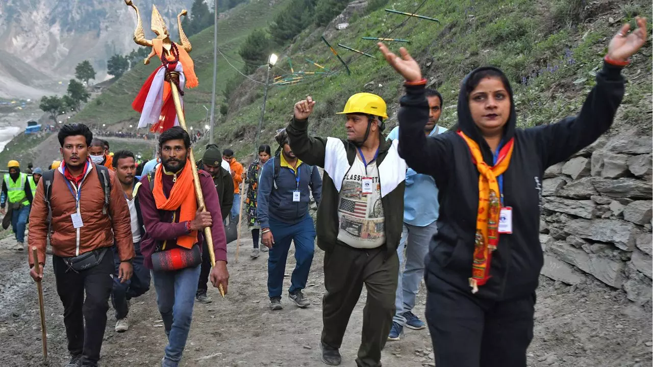 3 जुलाई से होंगे बाबा बर्फानी के दर्शन, जानें अमरनाथ यात्रा का शेड्यूल और रजिस्ट्रेशन प्रोसेस 3 जुलाई से होंगे बाबा बर्फानी के दर्शन, जानें अमरनाथ यात्रा का शेड्यूल और रजिस्ट्रेशन प्रोसेस