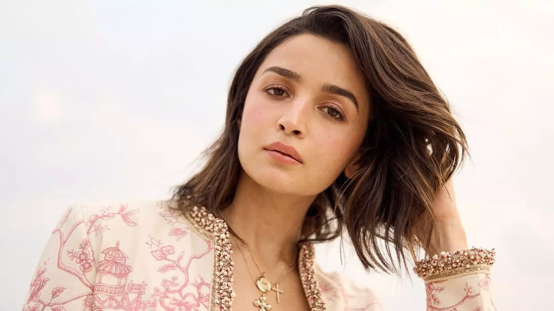 वक्त के साथ ये चीजें बढ़ जाती है... Alia Bhatt ने इस वजह से सोशल मीडिया से हटाई बेटी Raha की तस्वीरें
