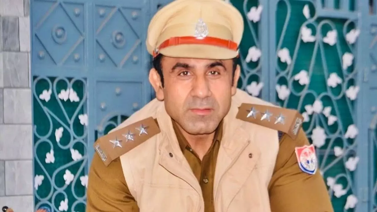 52 बार जुम्मा, होली एक बार; संभल पुलिस ने कहा- मुसलमानों को डर हैं कि रंगों से उनका धर्म....