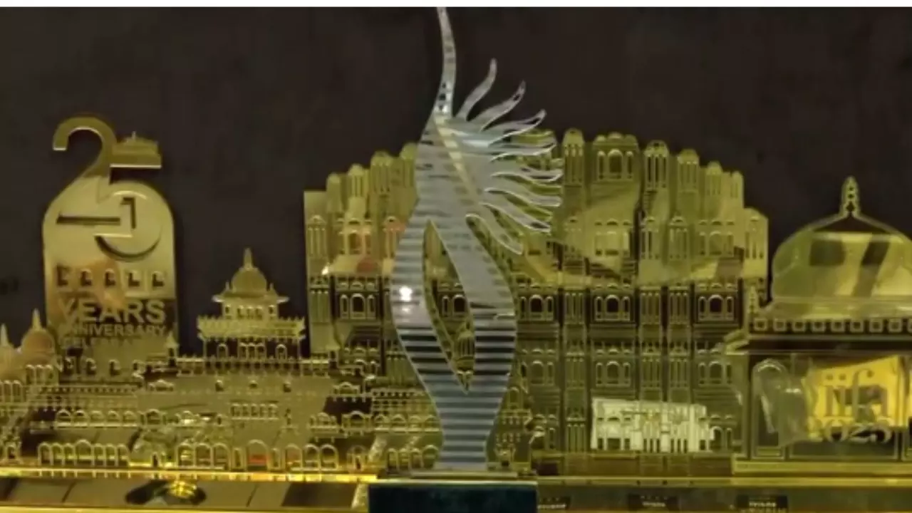 बाड़मेरी कपड़े और राजस्थानी कला से बना IIFA 2025 का इनविटेशन बॉक्स, जानें इसके अंदर क्या है खास