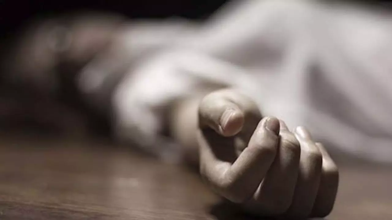 दिल्ली चाणक्यपुरी इलाके में बिल्डिंग से कूदकर IFS अफसर ने कर ली आत्महत्या