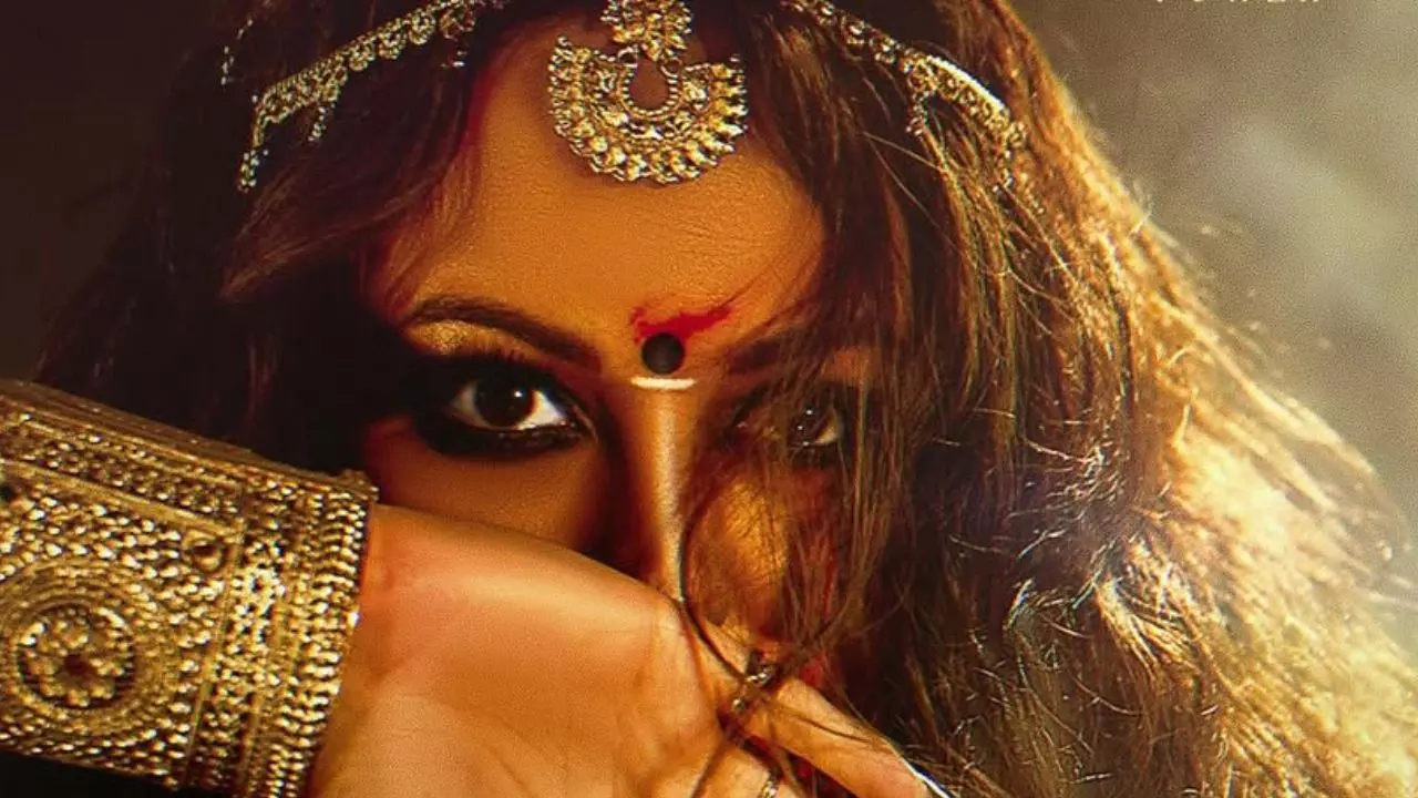तेलुगू इंडस्ट्री में Sonakshi Sinha की धमाकेदार एंट्री, फिल्म जटाधारा का पहला पोस्टर हुआ रिलीज तेलुगू इंडस्ट्री में Sonakshi Sinha की धमाकेदार एंट्री, फिल्म जटाधारा का पहला पोस्टर हुआ रिलीज