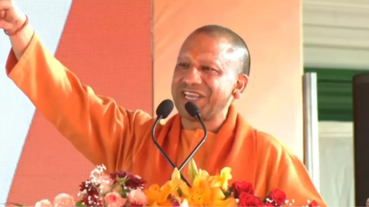 औरंगजेब कभी नायक नहीं हो सकता, CM योगी बोले- शिवाजी महाराज ने उसे बेमौत मरने के लिए मजबूर कर दिया औरंगजेब कभी नायक नहीं हो सकता, CM योगी बोले- शिवाजी महाराज ने उसे बेमौत मरने के लिए मजबूर कर दिया