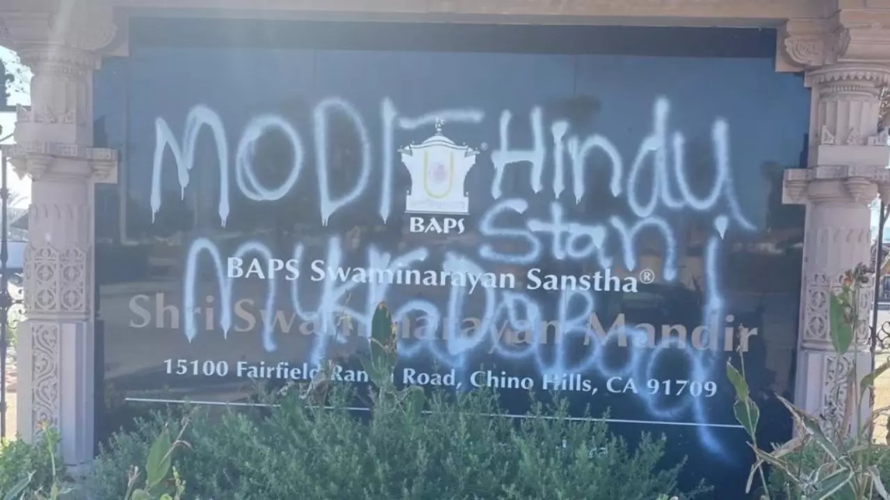 हिंदुओं वापस जाओ... कैलिफोर्निया में मंदिर पर हमला, लिखे गए भारत विरोधी नारे हिंदुओं वापस जाओ... कैलिफोर्निया में मंदिर पर हमला, लिखे गए भारत विरोधी नारे