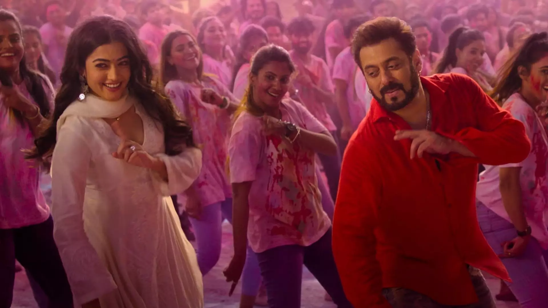 Rashmika Mandanna संग Salman Khan ने उड़ाया तूफानी रंग, बम बम भोले गाने पर झूमते आए नजर Rashmika Mandanna संग Salman Khan ने उड़ाया तूफानी रंग, बम बम भोले गाने पर झूमते आए नजर