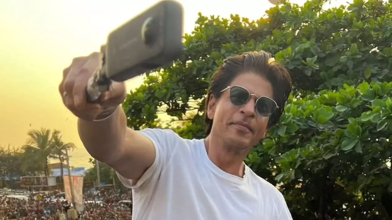 Shahrukh Khan के बंगले Mannat के रेनोवेशन में आई रुकावट, नियम उल्लंघन आरोप