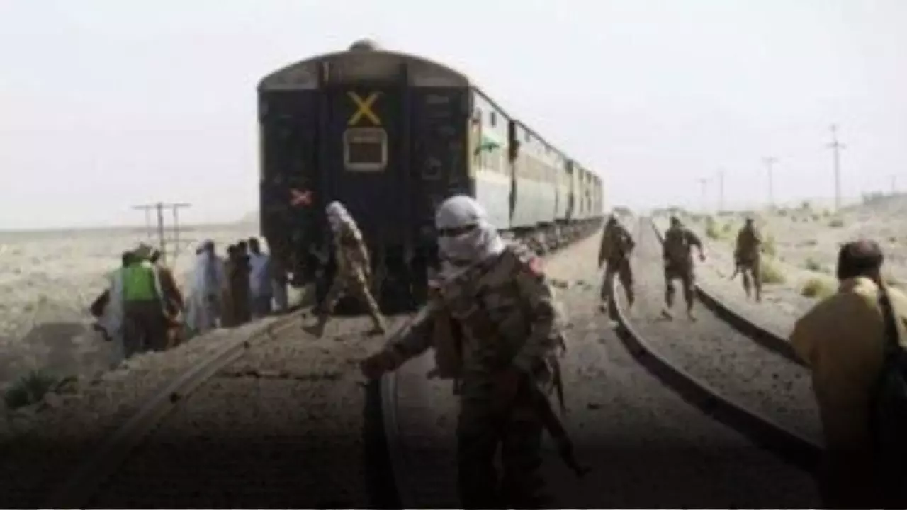 फायरिंग जारी, बंधकों को छुड़ाने पहुंची PAK सेना; BLA ने रखी ये शर्त- पढ़ें जाफर एक्सप्रेस हाईजैक के Top 10 Updates