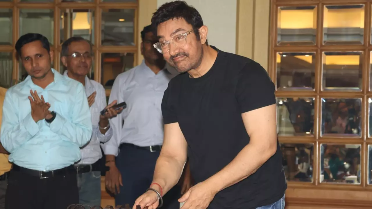 Reena और Kiran के बाद Aamir Khan को 60 की उम्र में मिली Gauri, खुलेआम कराया गर्लफ्रेंड का इंट्रो
