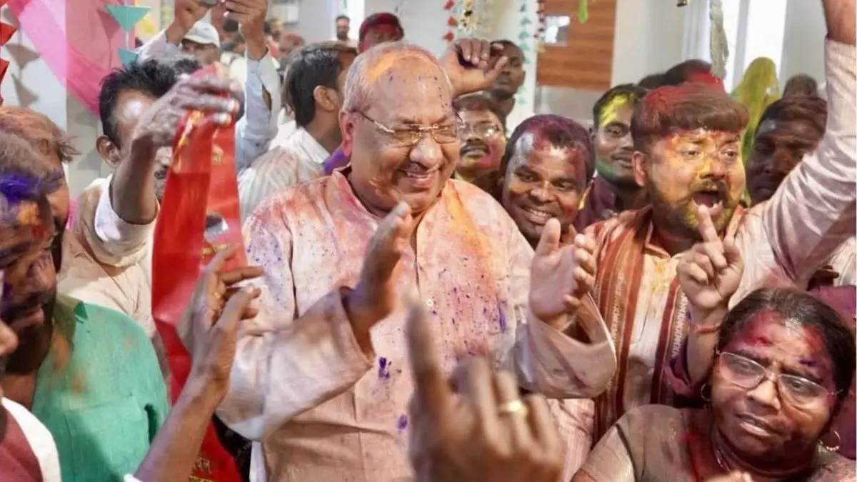 होली के रंगों से जिन्हें समस्या है, वे देश छोड़ दें, योगी के मंत्री बोले- कुछ नेता एकता नहीं चाहते