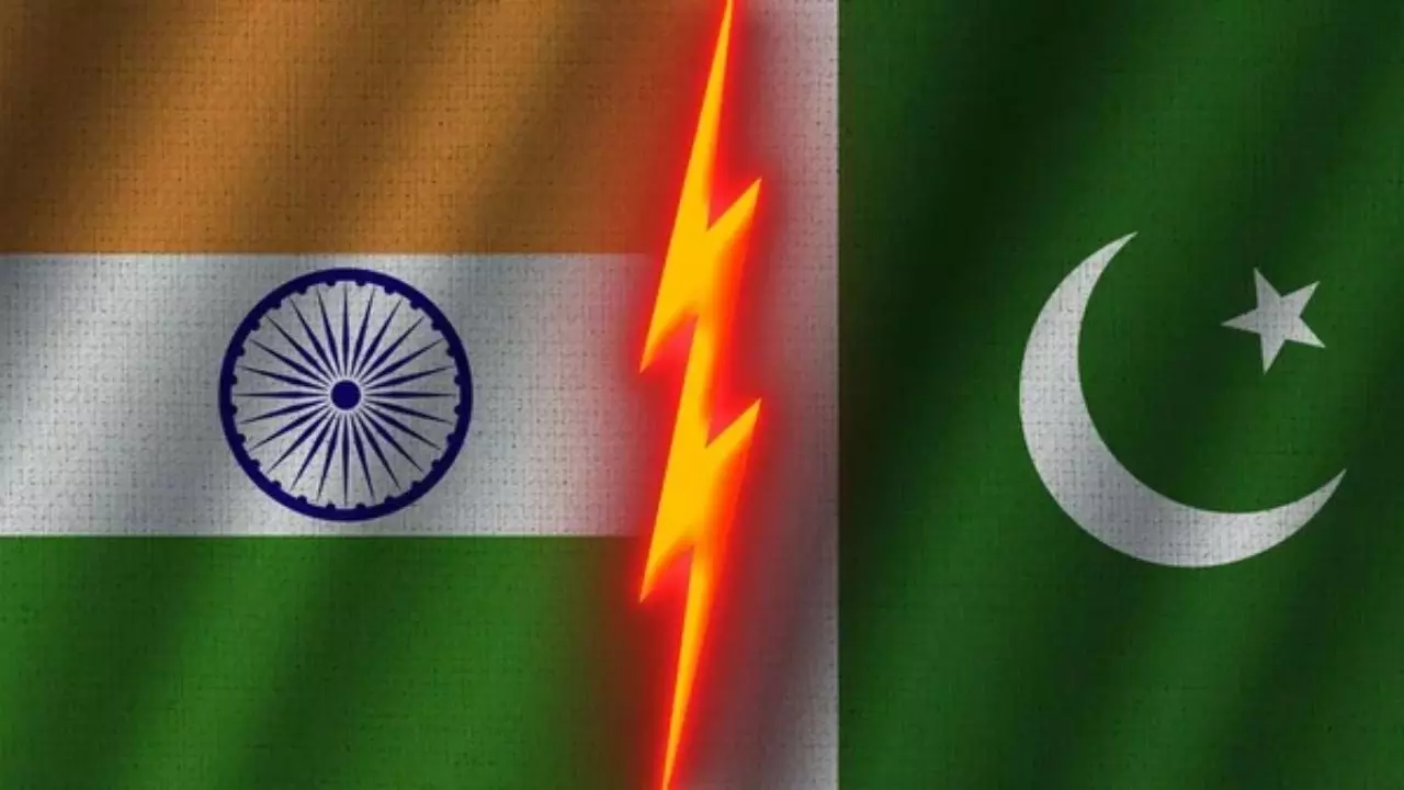 भाई दिक्कत क्या है! ट्रेन हाईजैक मामले में बिना सबूत भारत का नाम क्यों ले रहा पाकिस्तान?