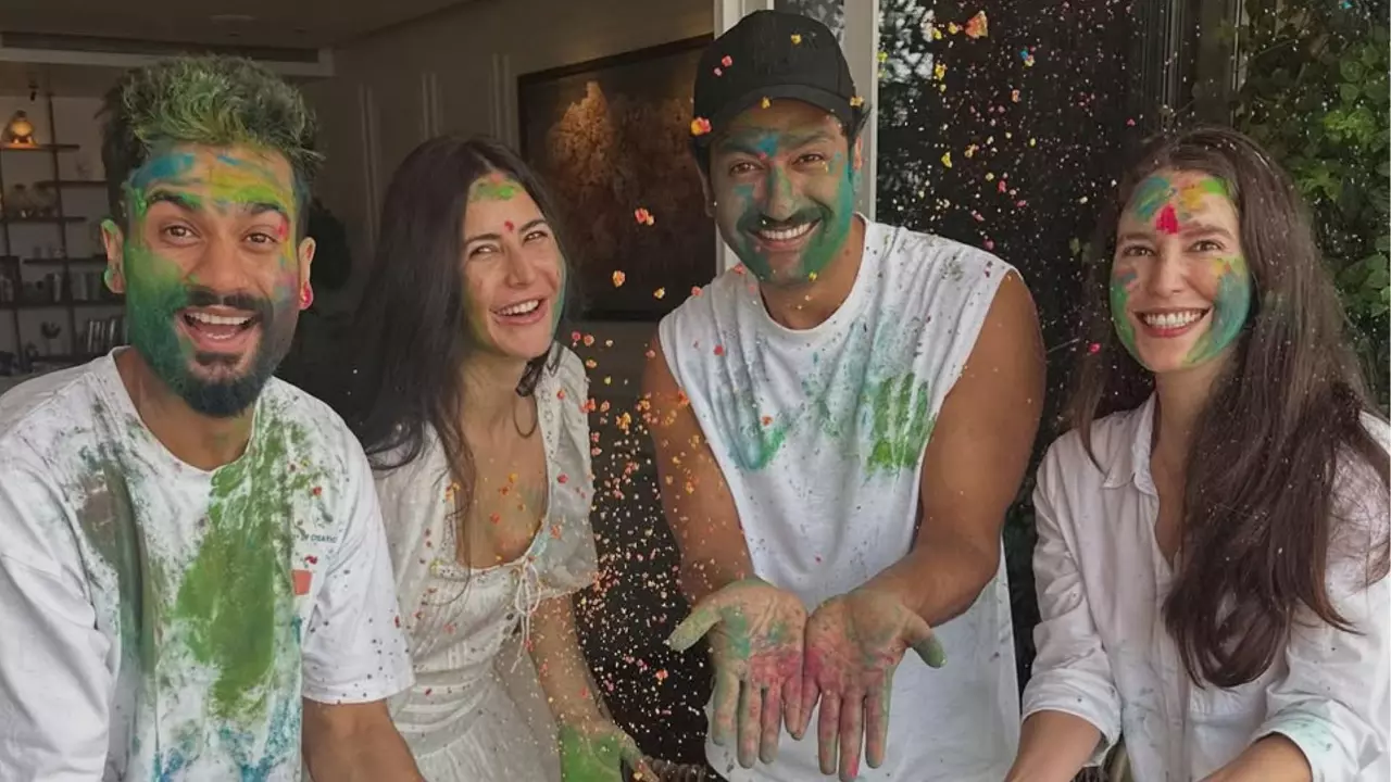 हमारी तरफ से हैप्पी होली.. Katrina Kaif और Vicky Kaushal ने मनाई फैमिली के साथ होली, शेयर की तस्वीरें