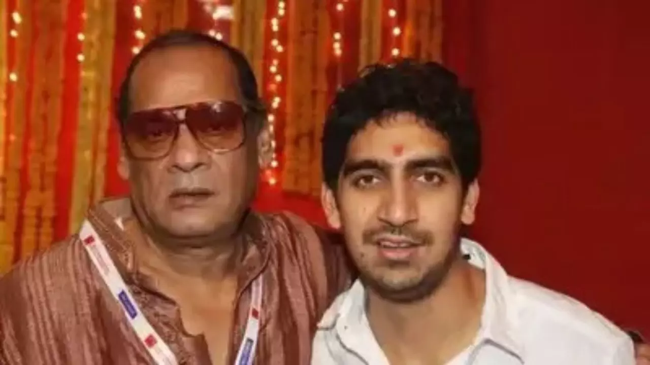 पंचतत्व में विलीन हुए Deb Mukherjee, एक्टर Ranbir Kapoor ने दिया कंधा