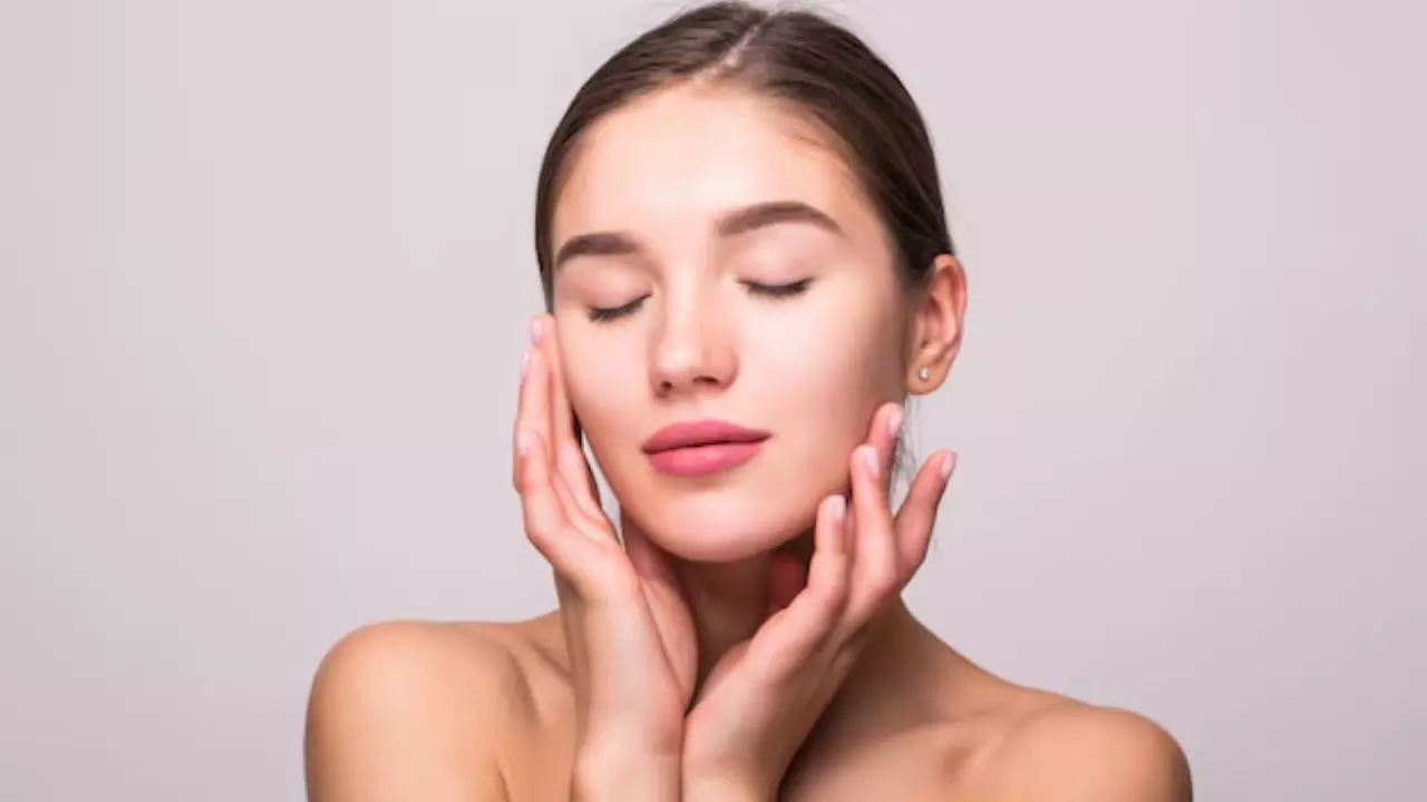 Anti Aging Skin: बढ़ती उम्र में भी दिखेंगी जवां, बस डाइट में शामिल करें ये सुपरफूड