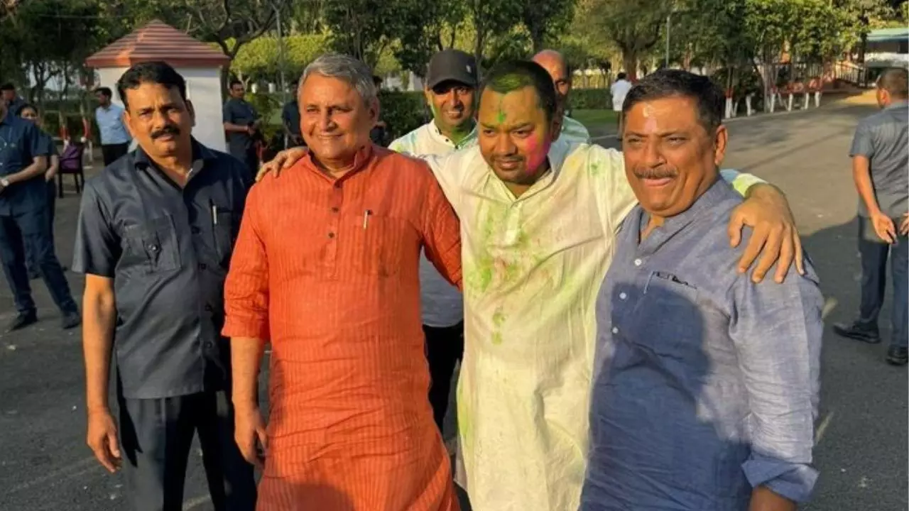 नीतीश कुमार के बेटे निशांत के पॉलिटिकल करियर को कौन करेंगे गाइड? तस्वीरों से हो गया साफ