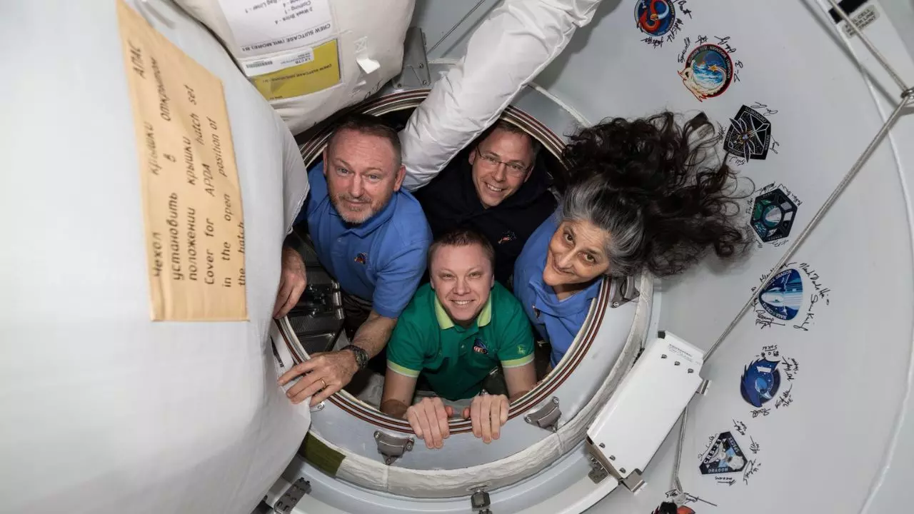 अब इस दिन होगी सुनीता विलियम्स और बुच विल्मोर की वापसी, NASA ने बताई कन्फर्म डेट अब इस दिन होगी सुनीता विलियम्स और बुच विल्मोर की वापसी, NASA ने बताई कन्फर्म डेट