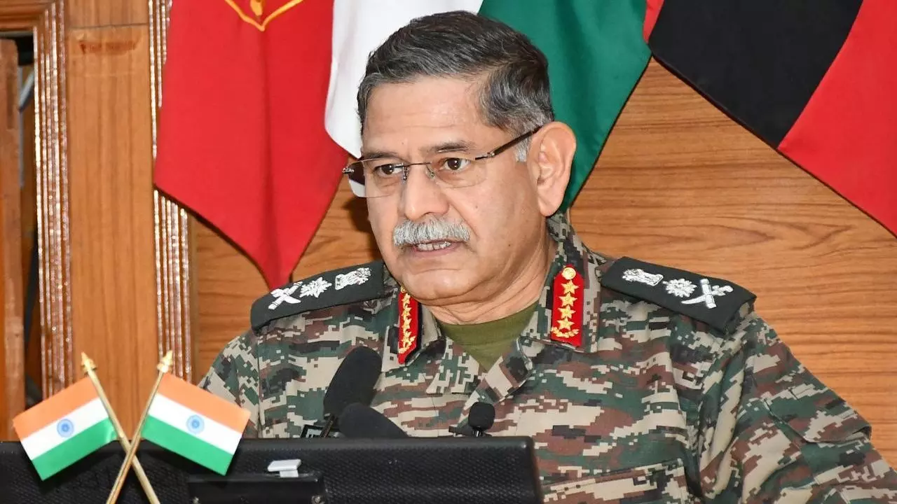 हमारा चीफ फील्ड मार्शल बन गया तो जीत... आसिम मुनीर पर उपेंद्र द्विवेदी का तंज, आर्मी चीफ ने OP सिंदूर की प्लानिंग का किया खुलासा