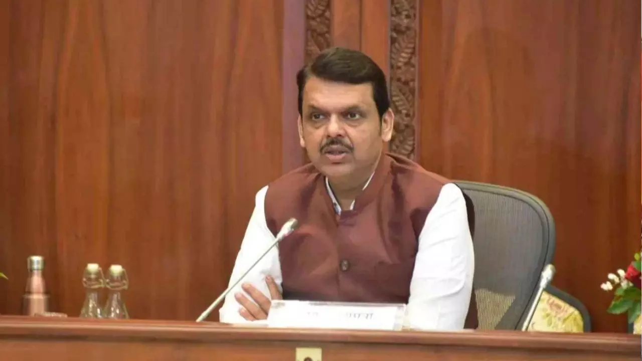 नागपुर हिंसा को लेकर सीएम फडणवीस ने सदन में छावा फिल्म का किया जिक्र, कही ये बड़ी बात नागपुर हिंसा को लेकर सीएम फडणवीस ने सदन में छावा फिल्म का किया जिक्र, कही ये बड़ी बात