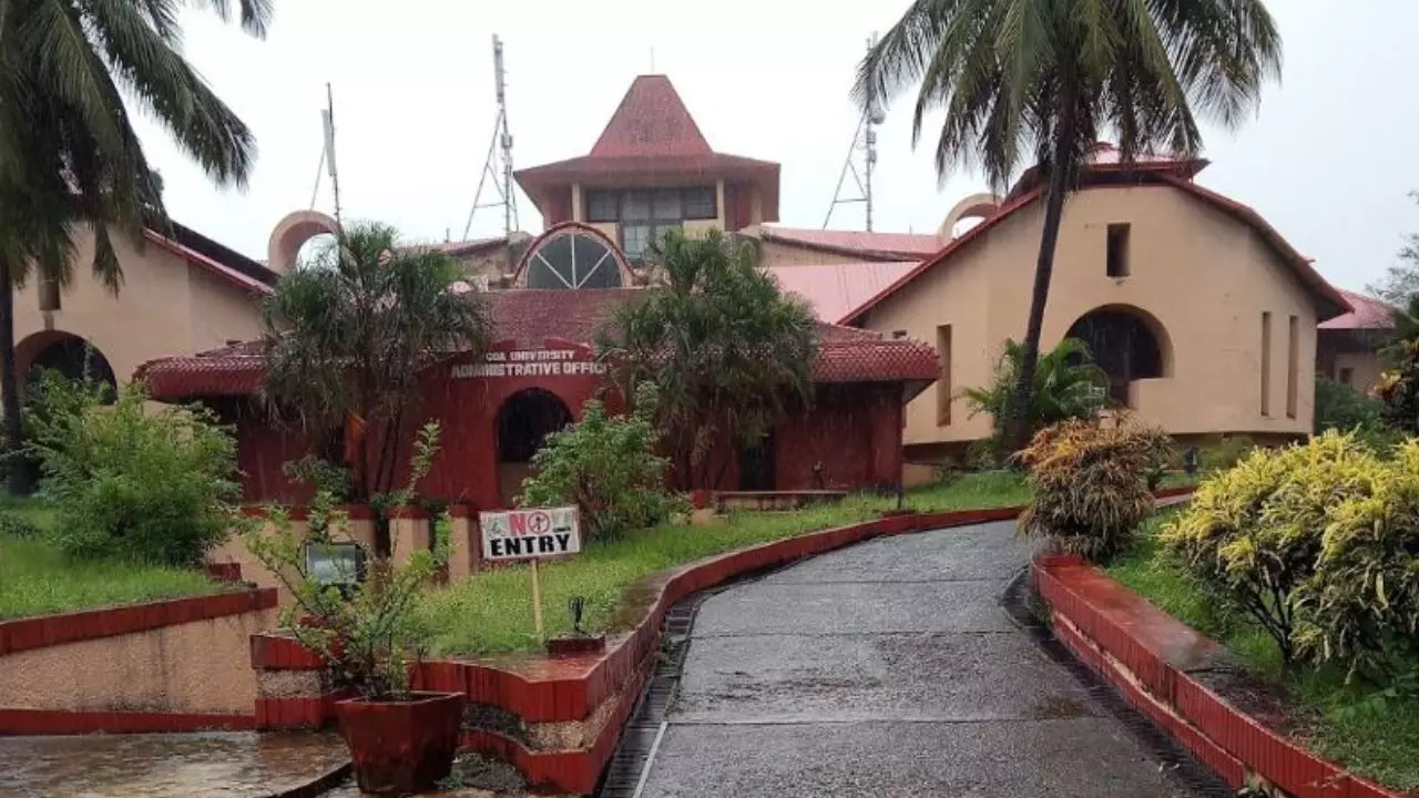 प्‍यार के लिए पर्चा लीक! लड़की के चक्‍कर में सस्‍पेंड हुआ गोवा यूनिवर्सिटी का फिजिक्‍स प्रोफेसर
