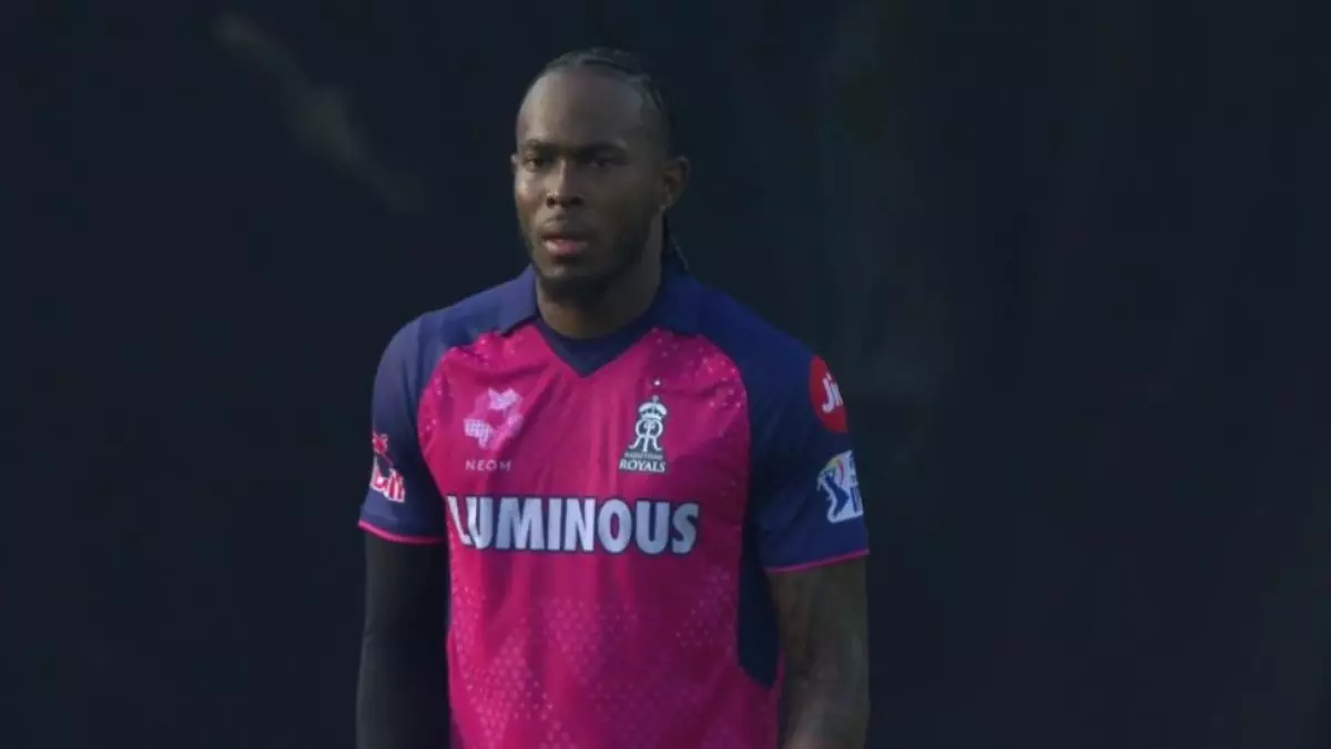 Jofra Archer के नाम IPL में दर्ज हुआ शर्मनाक रिकॉर्ड, ऐसा करने वाले बने पहले गेंदबाज Jofra Archer के नाम IPL में दर्ज हुआ शर्मनाक रिकॉर्ड, ऐसा करने वाले बने पहले गेंदबाज