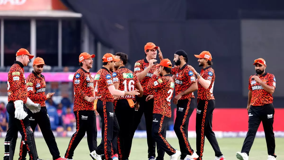 ईशान किशन की सेंंचुरी, सिमरजीत-हर्षल की दमदार बॉलिंग... SRH ने RR को 44 रनों से हराया ईशान किशन की सेंंचुरी, सिमरजीत-हर्षल की दमदार बॉलिंग... SRH ने RR को 44 रनों से हराया