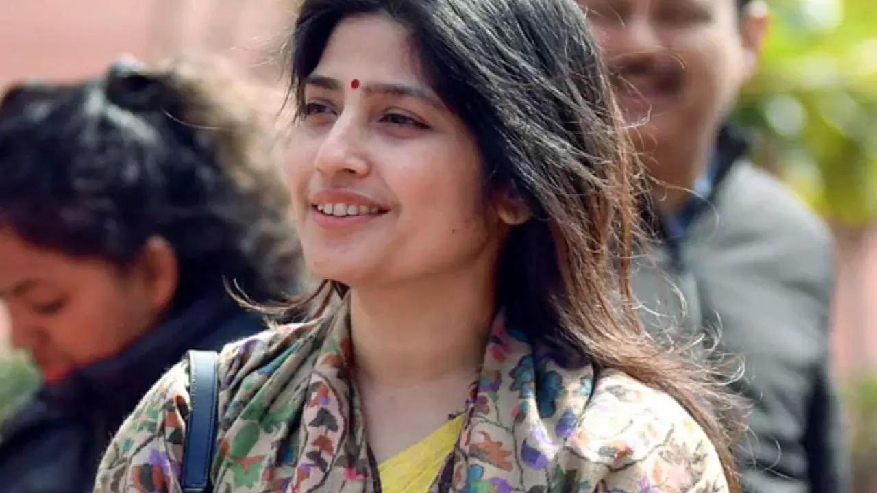भगवान ने पहले पुरुषों को बनाया होगा, क्योंकि..., ऐसा कहकर डिंपल यादव ने छेड़ दी एक नई बहस; VIDEO