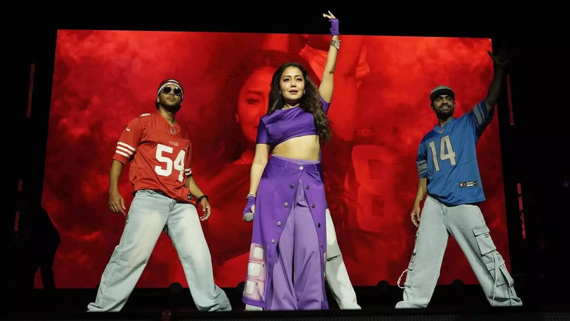 ये ऑस्ट्रेलिया है इंडियन आइडल नहीं.. फैंस को तीन घंटा इंतजार कराना Neha Kakkar को पड़ा भारी ये ऑस्ट्रेलिया है इंडियन आइडल नहीं.. फैंस को तीन घंटा इंतजार कराना Neha Kakkar को पड़ा भारी