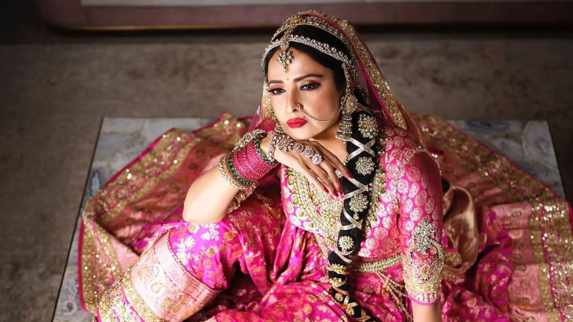 एवरग्रीन ब्यूटी Rekha का छाया पिंक अनारकली लुक, फैंस ने कहा- ऐज इज जस्ट आ नंबर एवरग्रीन ब्यूटी Rekha का छाया पिंक अनारकली लुक, फैंस ने कहा- ऐज इज जस्ट आ नंबर