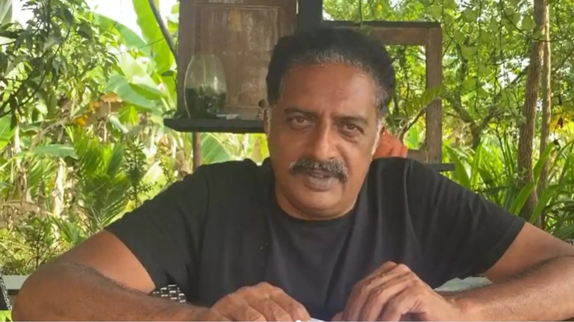 आज तक बेटे की मौत से उबर नहीं पाए Prakash Raj, दोस्त की हत्या के बाद ज्वाइन किया पॉलिटिक्स आज तक बेटे की मौत से उबर नहीं पाए Prakash Raj, दोस्त की हत्या के बाद ज्वाइन किया पॉलिटिक्स