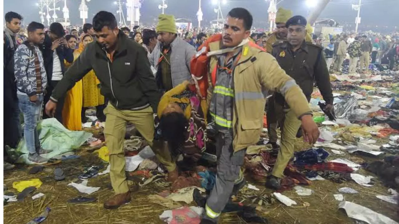 महाकुंभ में भगदड़ को 2 महीने! 25 लाख रुपये मुआवजे के लिए अब भी दर-दर भटक रहे मृतक के परिजन महाकुंभ में भगदड़ को 2 महीने! 25 लाख रुपये मुआवजे के लिए अब भी दर-दर भटक रहे मृतक के परिजन