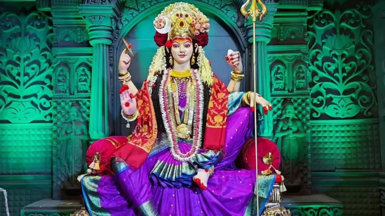 Chaitra Navratri 2025: नवरात्रि के नौ दिन करें ये काम, मां दुर्गा होंगी प्रसन्न Chaitra Navratri 2025: नवरात्रि के नौ दिन करें ये काम, मां दुर्गा होंगी प्रसन्न