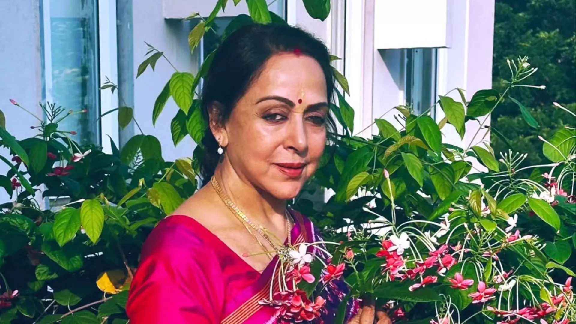 इसे हल्के में मत लीजिए..AI और डीपफेक के गलत इस्तेमाल पर Hema Malini ने उठाई आवाज इसे हल्के में मत लीजिए..AI और डीपफेक के गलत इस्तेमाल पर Hema Malini ने उठाई आवाज