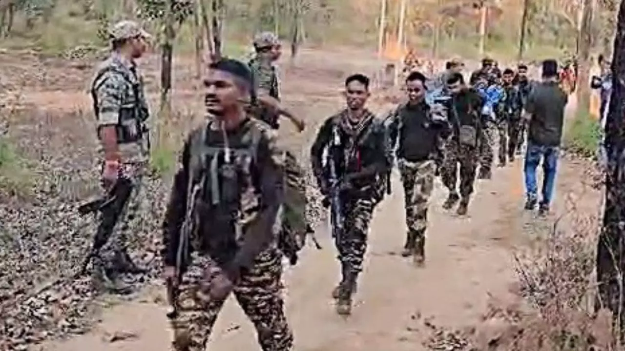 छत्तीसगढ़ में सुरक्षाबलों का फिर बड़ा ऑपरेशन, एनकाउंटर में 16 नक्सली ढेर, 2 जवान घायल, ऑपरेशन जारी