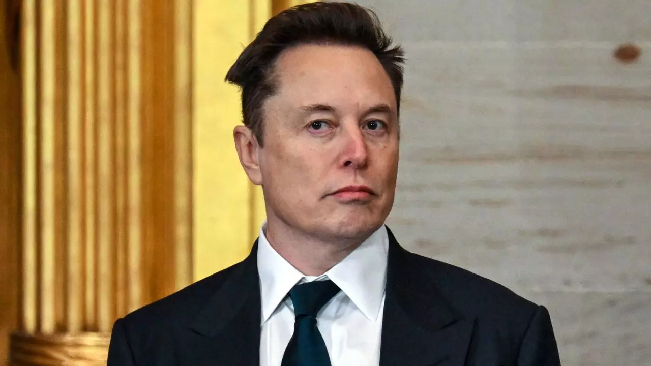 बिक गया Elon Musk का X! अपनी ही दो कंपनियों में करवाई बड़ी डील बिक गया Elon Musk का X! अपनी ही दो कंपनियों में करवाई बड़ी डील