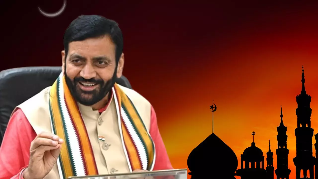 सरकार का मुस्लिम विरोधी चेहरा आया सामने..., ईद की छुट्टी पर हंगामा, सैनी सरकार के फैसले पर भड़का विपक्ष सरकार का मुस्लिम विरोधी चेहरा आया सामने..., ईद की छुट्टी पर हंगामा, सैनी सरकार के फैसले पर भड़का विपक्ष