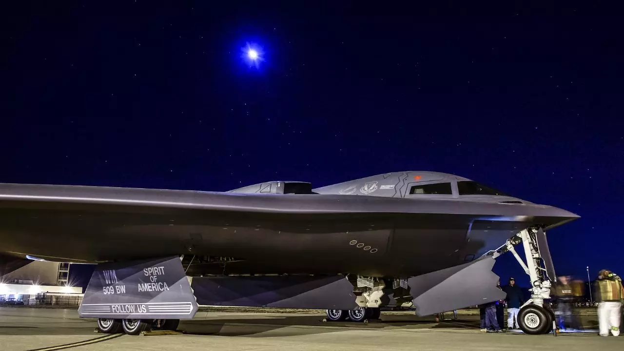 B2 Stealth Bomber: ईरान तो क्‍या, रूस के पास भी नहीं इस अमेरिकी विमान का तोड़