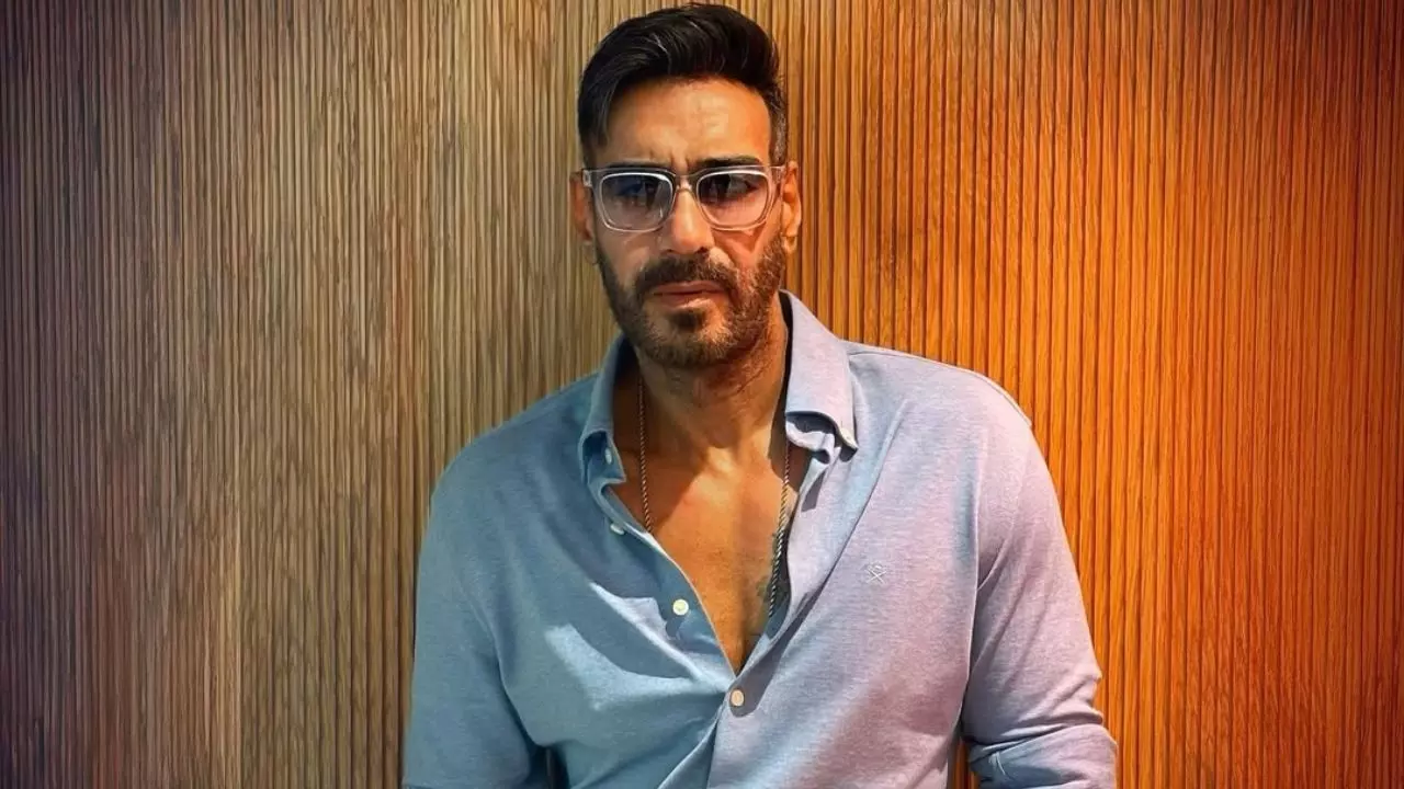 हनीमून बीच में छोड़ने से लेकर किच्चा सुदीप के साथ झगड़े तक, जानें Ajay Devgn से जुड़े अनसुने किस्सों के बारे में हनीमून बीच में छोड़ने से लेकर किच्चा सुदीप के साथ झगड़े तक, जानें Ajay Devgn से जुड़े अनसुने किस्सों के बारे में