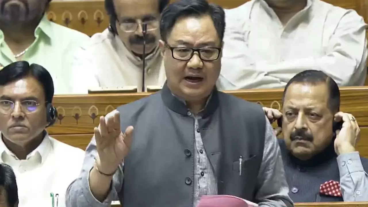 संसद भवन भी हो जाता वक्फ की संपत्ति... लोकसभा में UPA पर बरसे किरेन रिजिजू; पढ़ें 10 बड़ी बातें