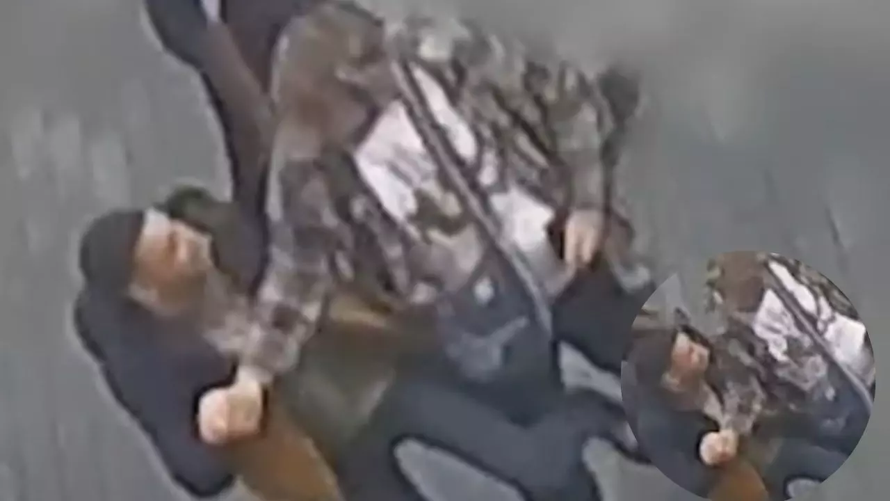 चोरी करने का नया हथकंडा! इंग्लैंड में अजीबोगरीब Dance Moves दिखाकर चोर ने काटी जेब | VIDEO