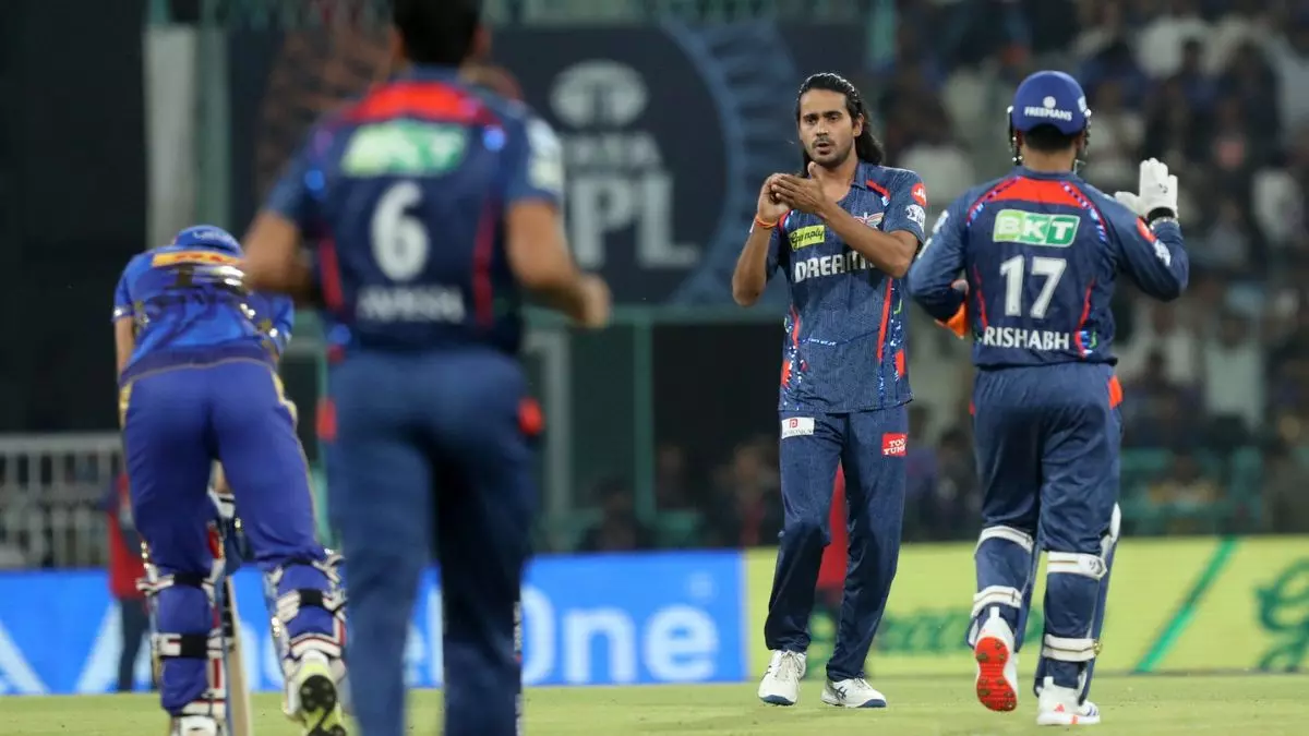 कब सुधरेगा लखनऊ का यह गेंदबाज? लगातार दूसरे मैच में लगा फाइन; इस बार पंत पर भी चला हंटर