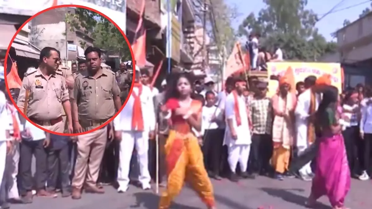 तलवारें लहराईं, भगवा फहराया... संभल ने पहली बार देखा रामनवमी का ऐसा उत्सव, विहिप की पहली शोभायात्रा ने बटोरी सुर्खियां तलवारें लहराईं, भगवा फहराया... संभल ने पहली बार देखा रामनवमी का ऐसा उत्सव, विहिप की पहली शोभायात्रा ने बटोरी सुर्खियां