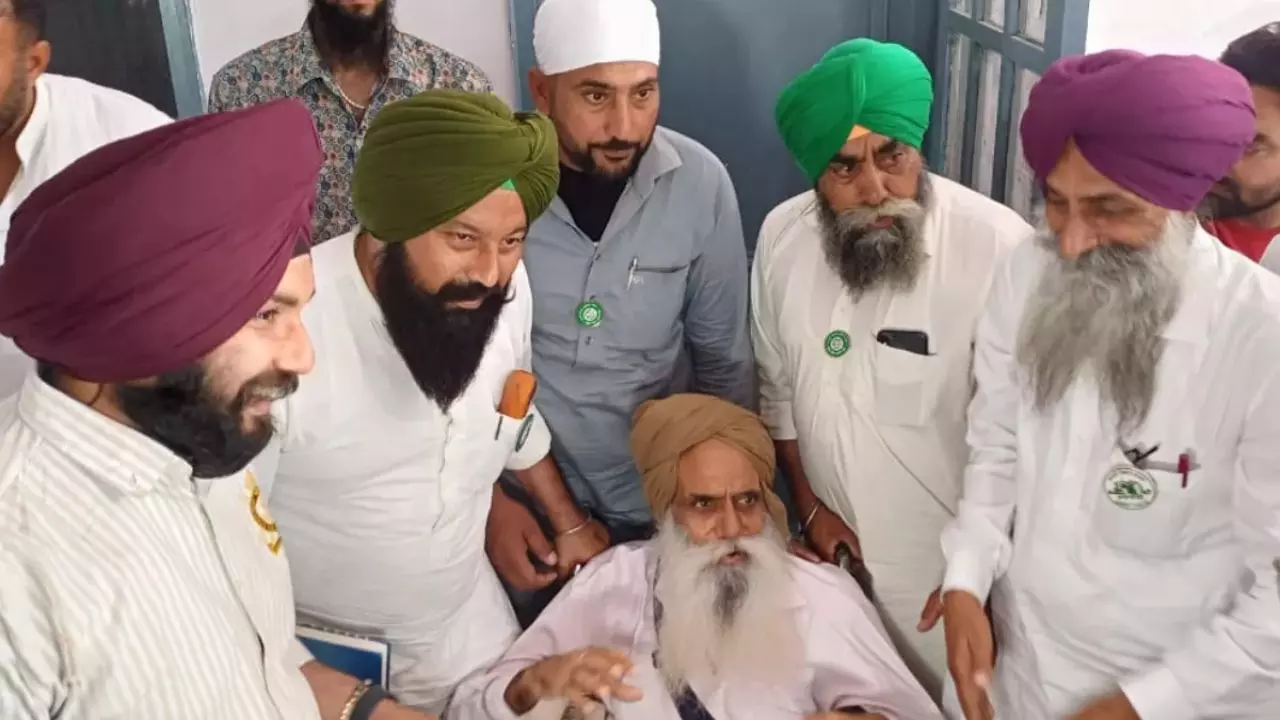 डल्लेवाल ने 131 दिन बाद खत्म किया भूख हड़ताल, महापंचायत में हुआ एलान