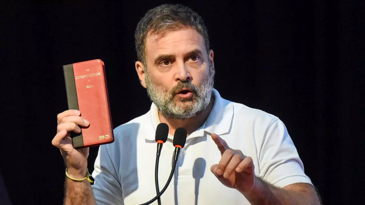 ...तूफान आने वाला है, कहां गई 56 इंच की छाती? चूं तक नहीं निकली; राहुल ने पीएम मोदी को धो डाला- VIDEO ...तूफान आने वाला है, कहां गई 56 इंच की छाती? चूं तक नहीं निकली; राहुल ने पीएम मोदी को धो डाला- VIDEO