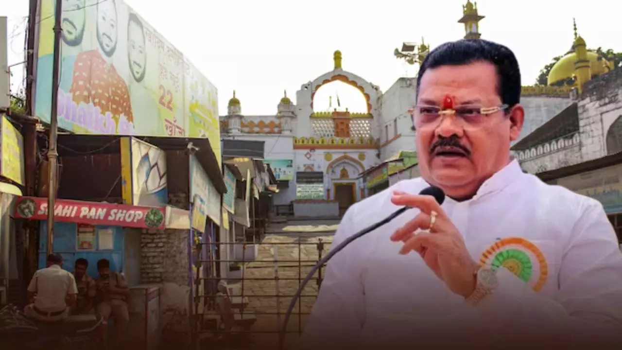 औरंगजेब की कब्र से उठी चिंगारी, खुल्दाबाद को रत्नापुर बनाने की तैयारी! जानें पूरा इतिहास औरंगजेब की कब्र से उठी चिंगारी, खुल्दाबाद को रत्नापुर बनाने की तैयारी! जानें पूरा इतिहास
