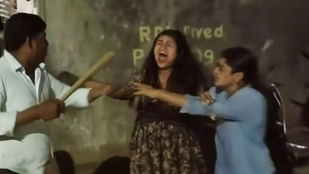 Excuse Me क्‍या रे, तेरे को मराठी क्‍यों नहीं आता रे..., महाराष्‍ट्र में भाषा विवाद में दो महिलाओं को पीटा