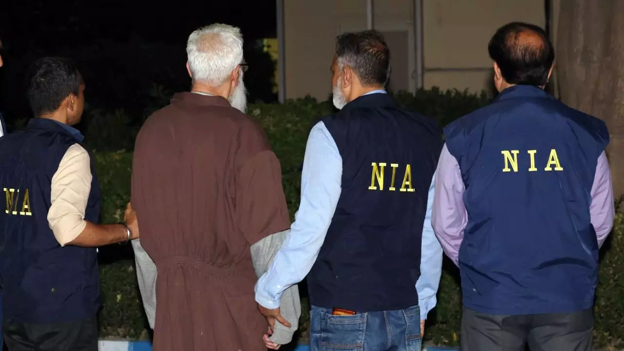 तहव्वुर राणा से मिलेंगे कई अनसुलझे सवालों के जवाब, 18 दिन की NIA हिरासत में भेजा गया; जानें कोर्ट में क्या-क्या हुआ? तहव्वुर राणा से मिलेंगे कई अनसुलझे सवालों के जवाब, 18 दिन की NIA हिरासत में भेजा गया; जानें कोर्ट में क्या-क्या हुआ?