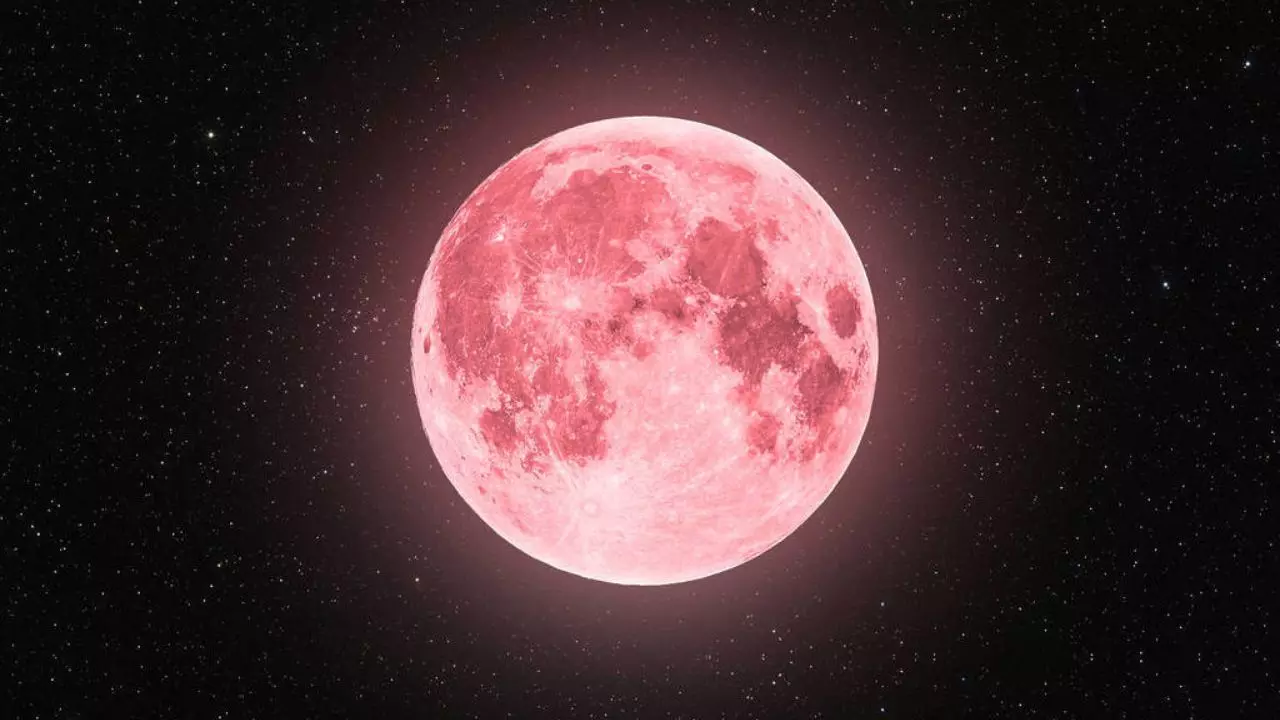 गुलाबी चांद का दीदार करने के लिए रहें तैयार, क्या है Pink Moon? जानें इसे कहां देख सकते हैं